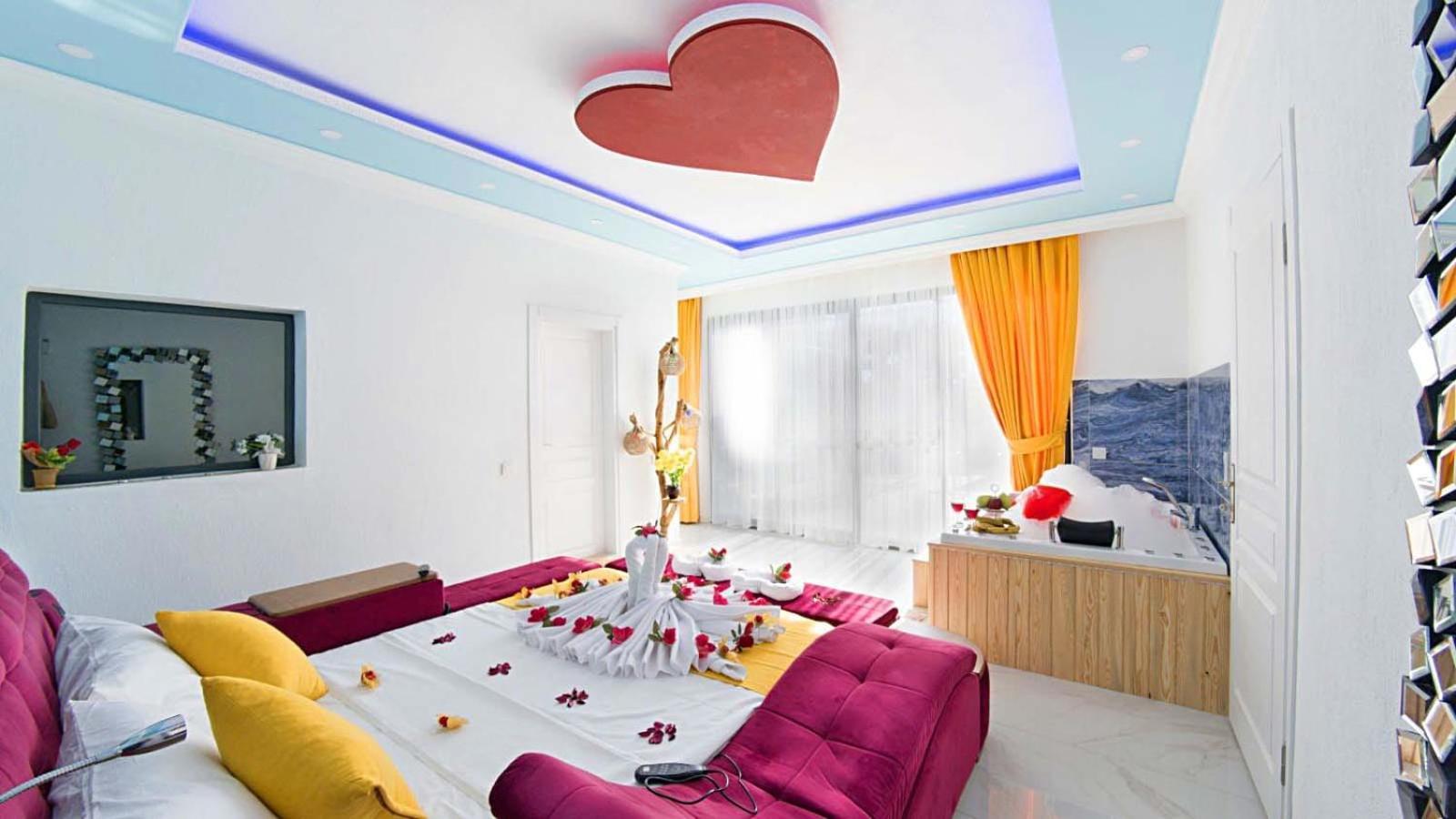 Villa Elif Uezuemlue Kaş Kültér fotó